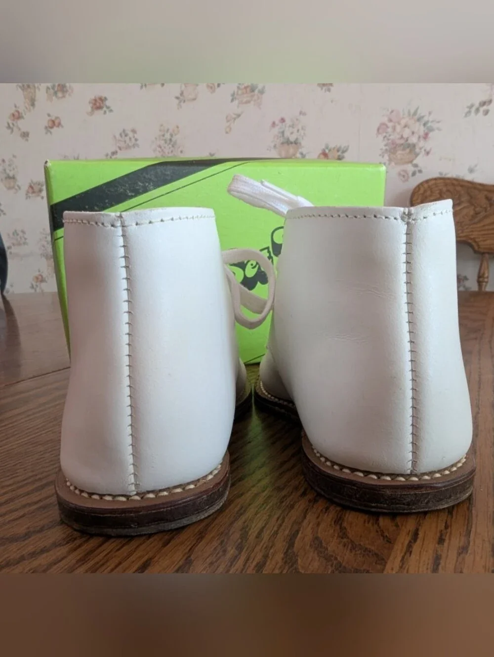 NIB Vintage Young Set White Leather Baby High Top Walkers Size 6.5 D Deadstock